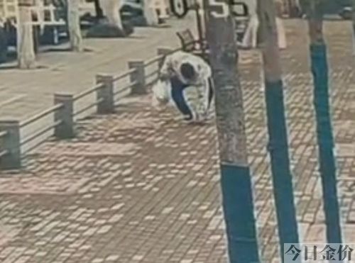 黄金长命锁