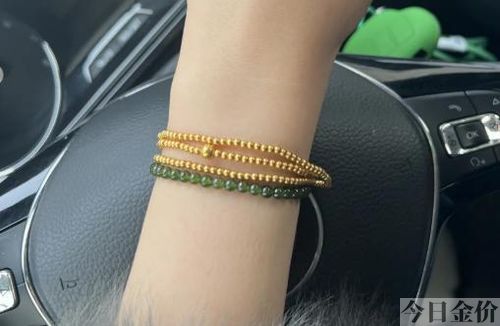 黄金狐狸吊坠的寓意