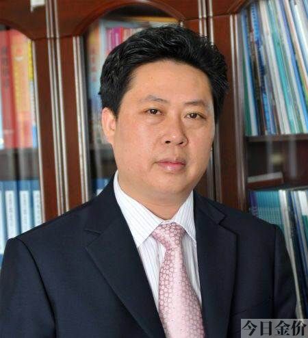 一个黄金做的人