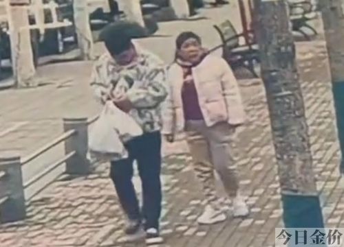 黄金长命锁