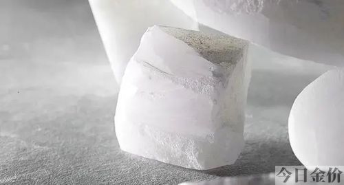 黄金皮丘手链佩戴图片