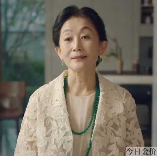 黄金瞳胡荣