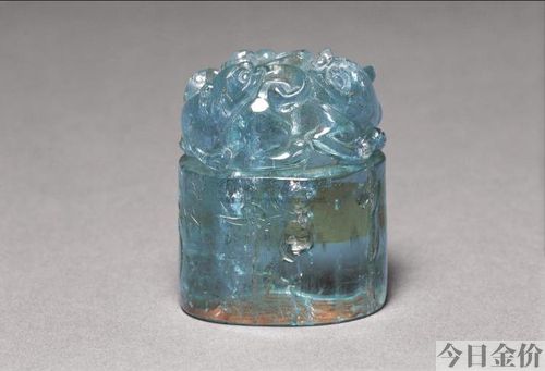 碧玺能和黄金一起戴吗