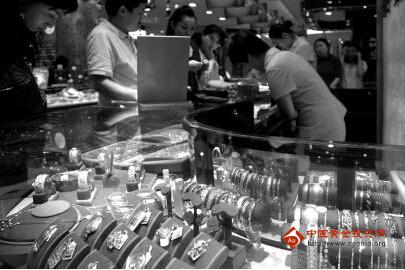 黄金价格难逃下跌命 空方在等待新方向
