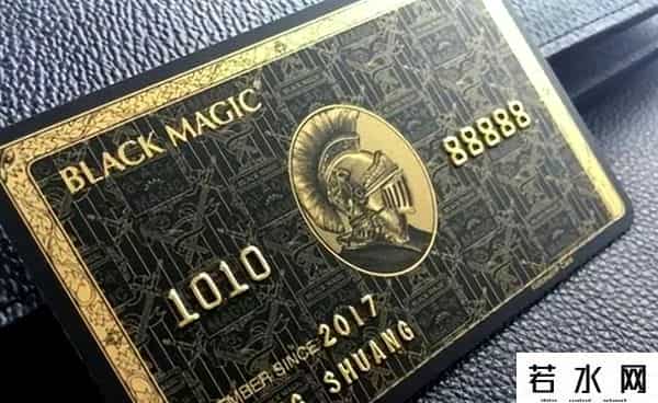 建行黑金卡,在银行存多少钱，才能成黑卡客户？大小银行的差别很大吗？