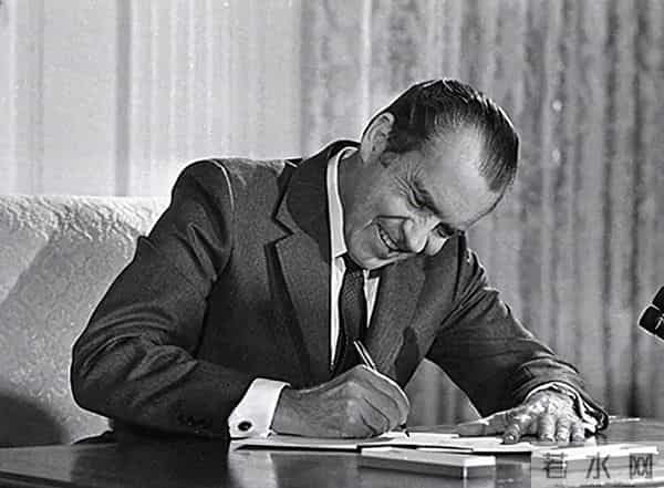 美国第一任总统是谁