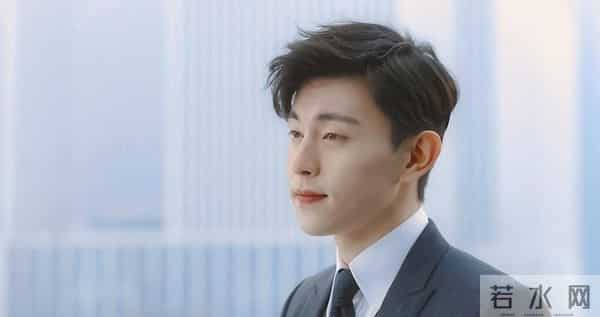 为什么王俊凯总摸裤裆