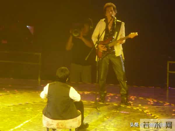 问天问大地是什么歌