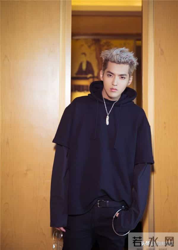 吴亦凡在狱中供出赵薇猛料