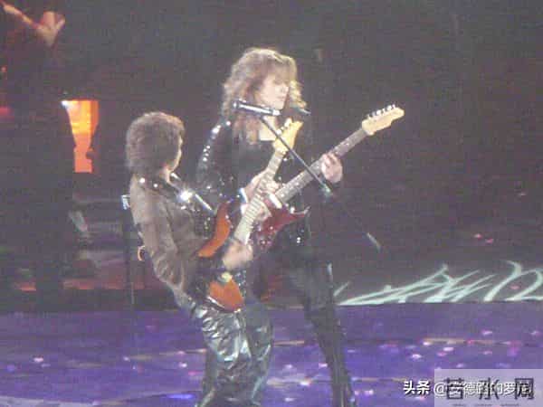 问天问大地是什么歌