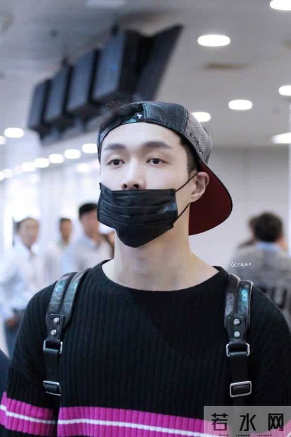 张艺兴突然晕倒