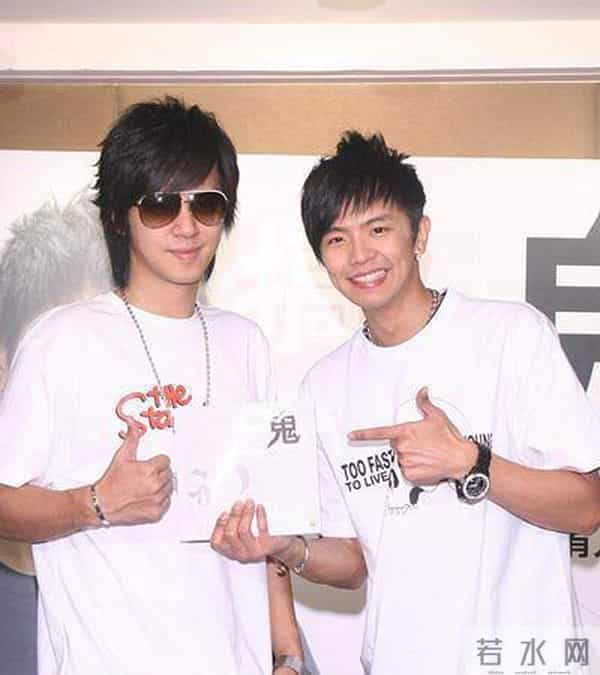 罗志祥现身黄鸿升灵堂