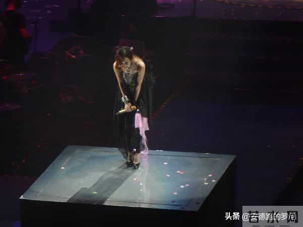 问天问大地是什么歌