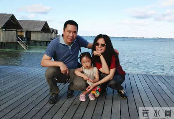 赵薇疑离婚交往富二代