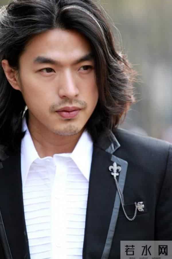 柯震东萧亚轩被曝分手