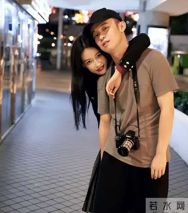 董子健假笑男孩