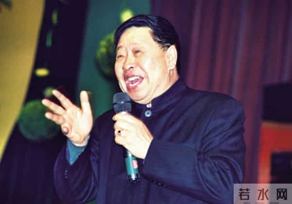 央视主持人李平