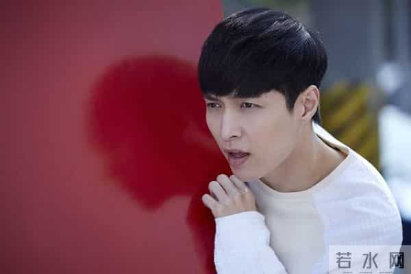 张艺兴突然晕倒