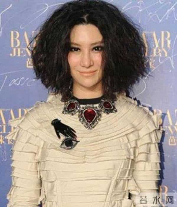 蒋佳恩到底出了什么事