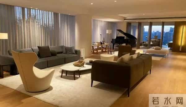 董子健假笑男孩