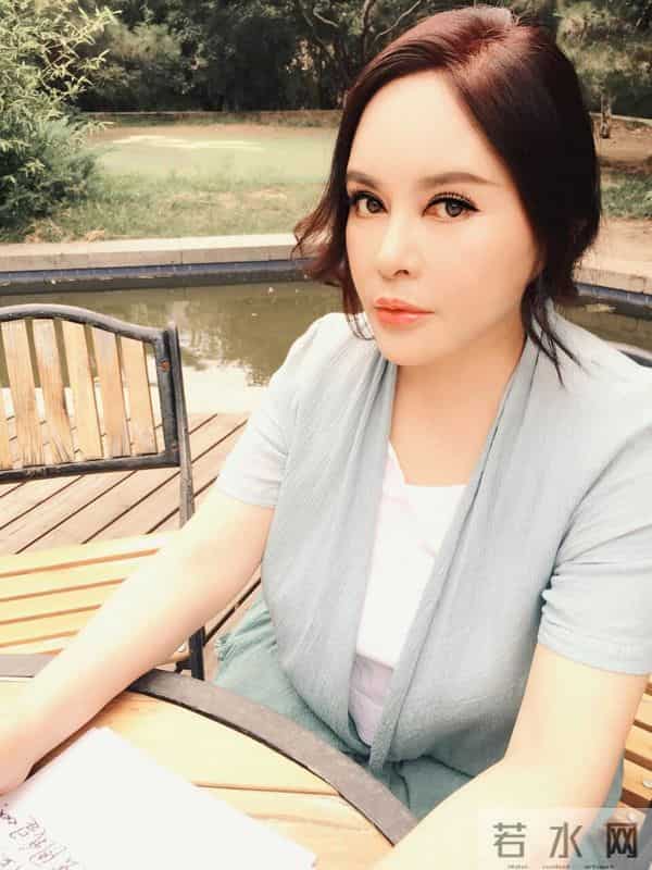 何静第一任老公