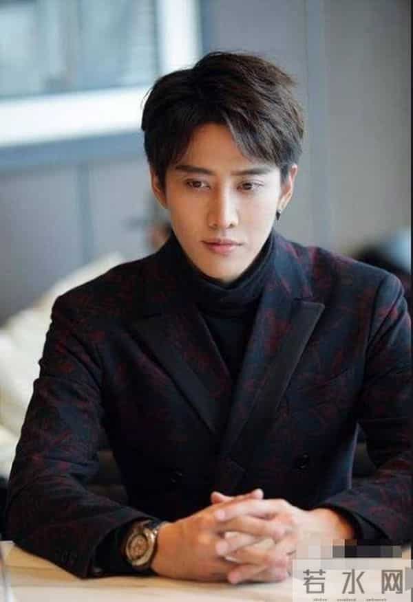 Mike为争儿子抚养权节衣缩食