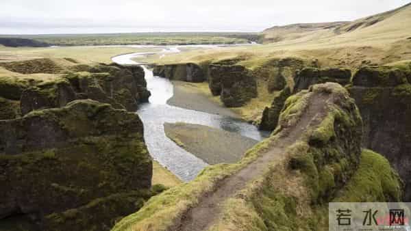 比伯房间遭闯入