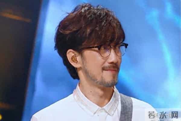 冯提莫给小刚做评审