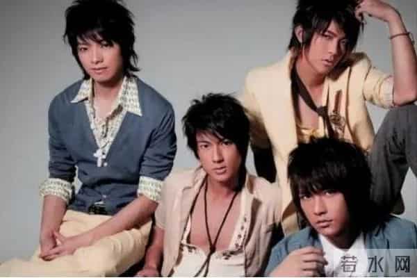 汪东城掉水里有人救是什么梗