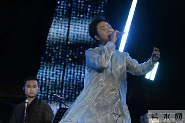 李玉刚水墨丹青