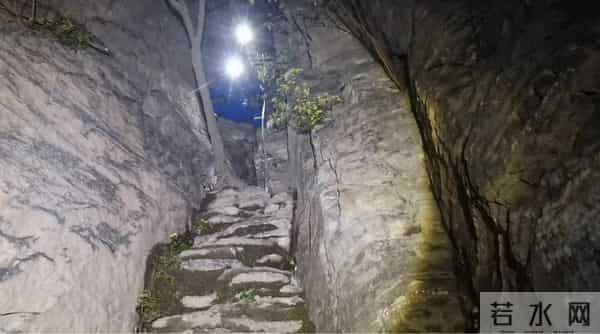 带我到山顶下载