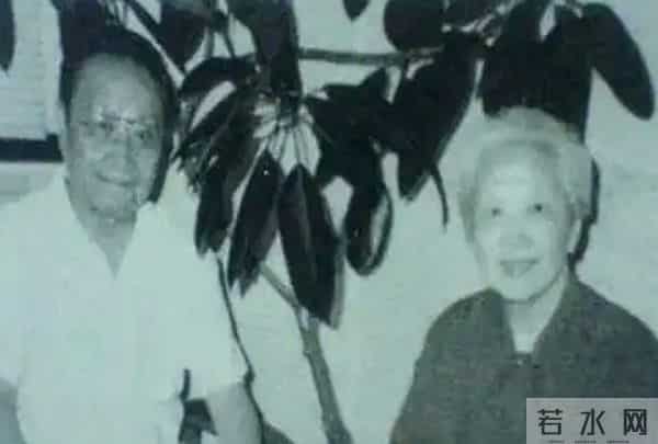 王元化张可-王元化疯了22年,妻子不离不弃,张可:王元化是一个很真诚的人