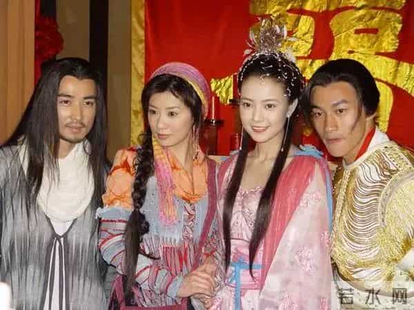 高圆圆看望贾静雯