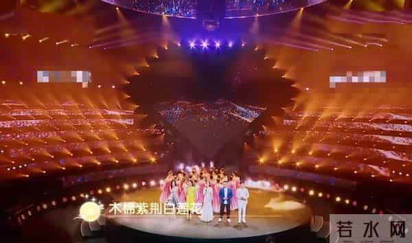 周冬雨王一博用歌声唤醒苏绣