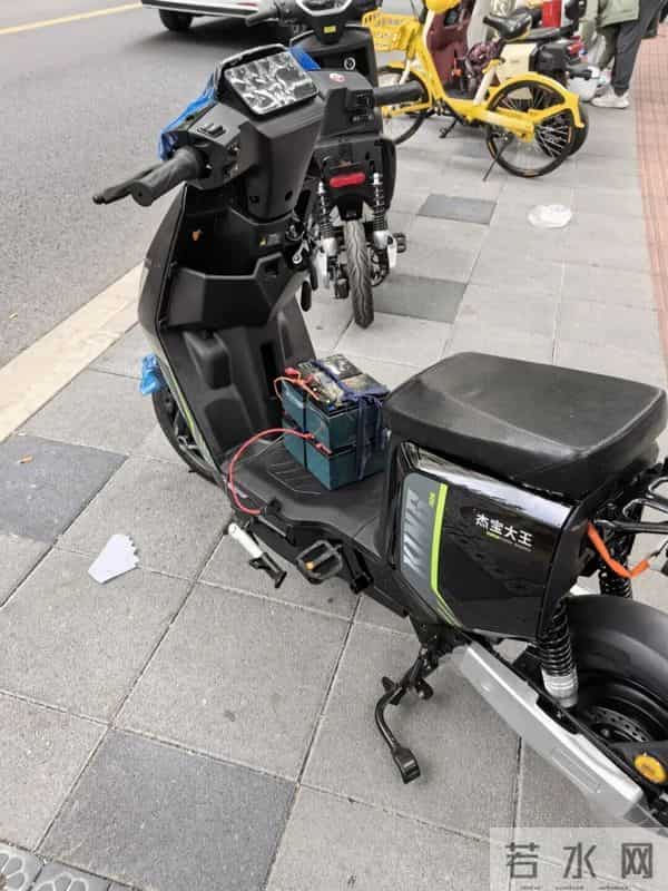 第十一回电影-直接在派出所违法改装?上海街头惊现“流水线”式造假,现场操作让人瞠目