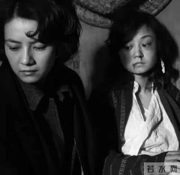 高圆圆看望贾静雯