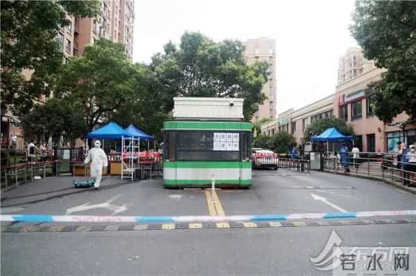 心圆西苑疫情-这波操作太暖心！直击心圆西苑小区封闭管理现场，隔离不隔爱