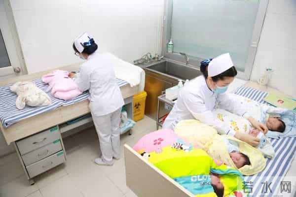 学者建议强制执行男性育儿假