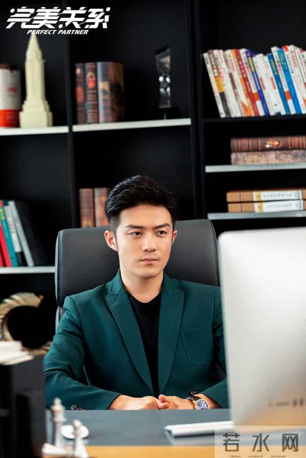 顾佳扮演者-"许幻山"李泽锋不简单，一年演8部戏被称天龙八部，剧红人不红