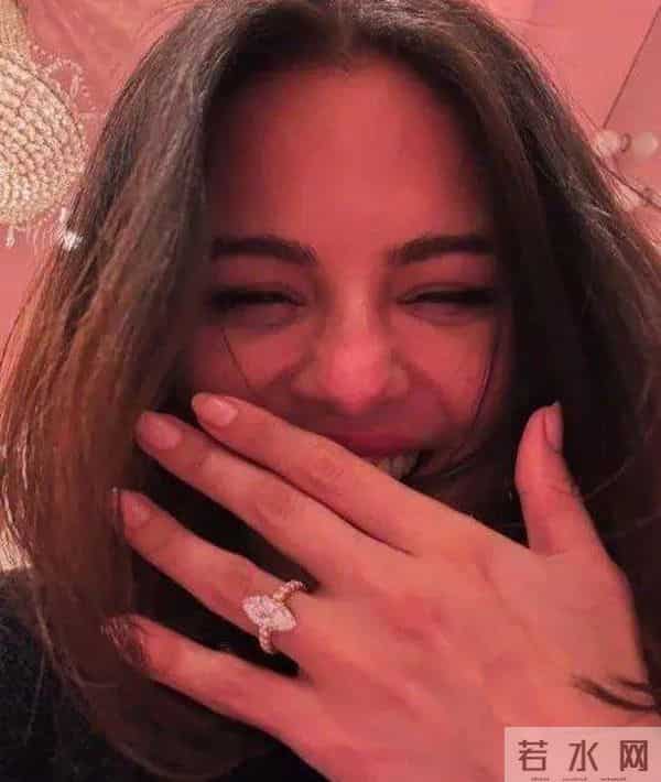 贾斯汀比伯和赛琳娜戈麦斯