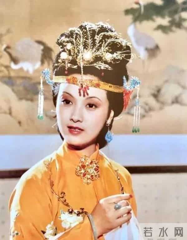 凤姐生日众人看了什么戏