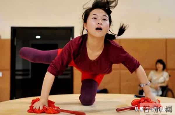 廖智现任老公-无腿舞者廖智40岁怀4胎,大女儿在08年地震丧生,离婚后遇到真爱