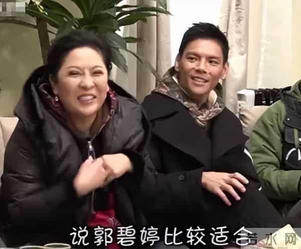 郭碧婷向佐婚纱照
