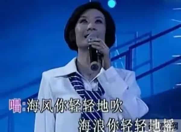 苏小明红河谷-1980年,歌曲《军港之夜》走红后却备受批评,叶飞拍板:大胆地唱