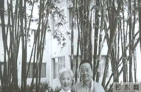 王元化张可-王元化疯了22年,妻子不离不弃,张可:王元化是一个很真诚的人