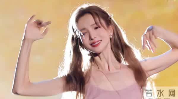 周冬雨王一博用歌声唤醒苏绣