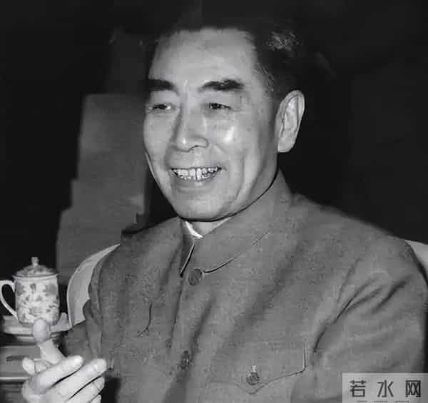 海峡夜航-周恩来请沙孟海写标语：一定要解放台湾，沙孟海却建议写这四个字