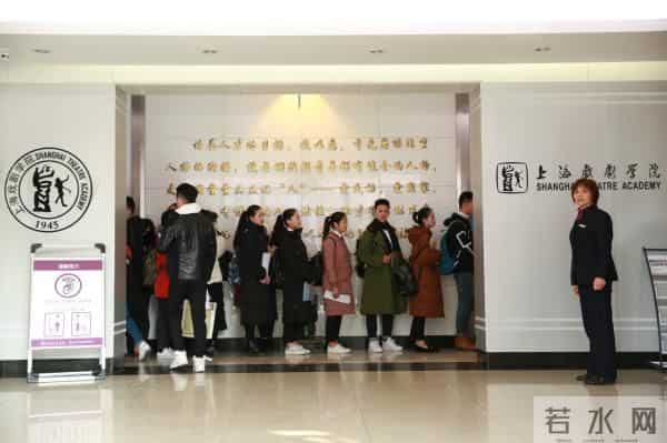 化妆的一定会扣分