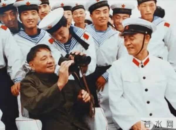 苏小明红河谷-1980年,歌曲《军港之夜》走红后却备受批评,叶飞拍板:大胆地唱