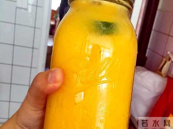 冰箱拿饮料爆炸